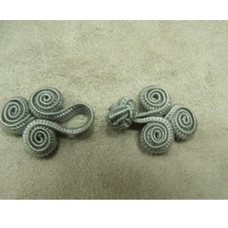 bouton brandebourg longueur 5.5  cm sur largeur de 2.5 cm