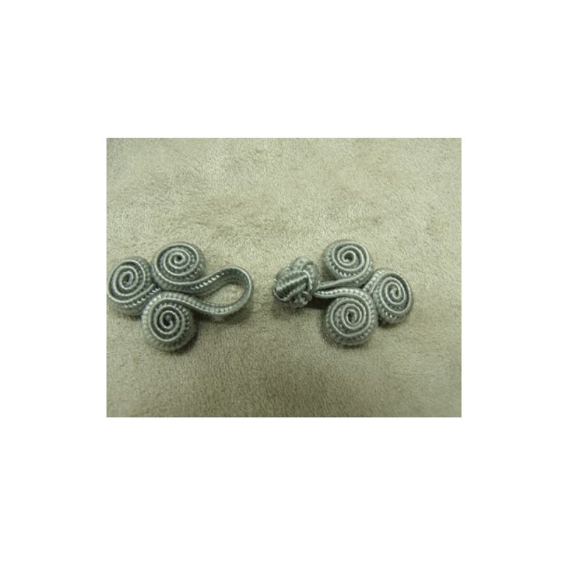 bouton brandebourg longueur 5.5  cm sur largeur de 2.5 cm