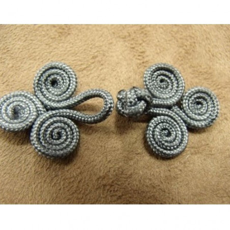 bouton brandebourg longueur 5.5 cm sur largeur de 2.5 cm