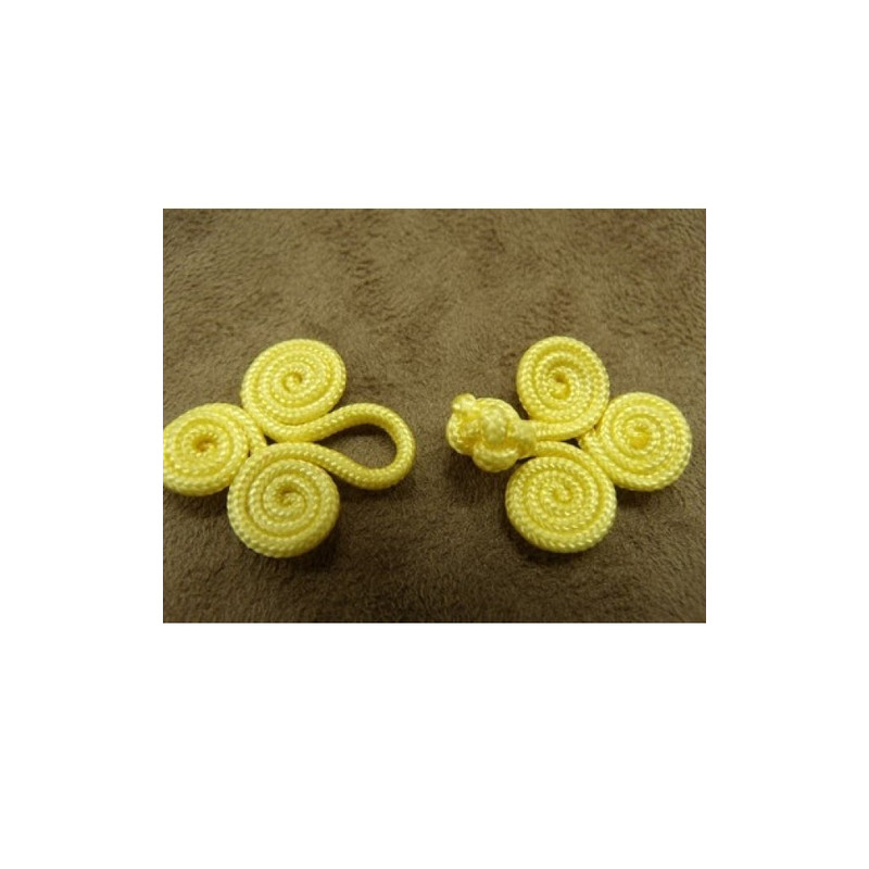 bouton brandebourg longueur 5.5  cm sur largeur de 2.5 cm