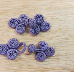 bouton brandebourg longueur 5.5  cm sur largeur de 2.5 cm