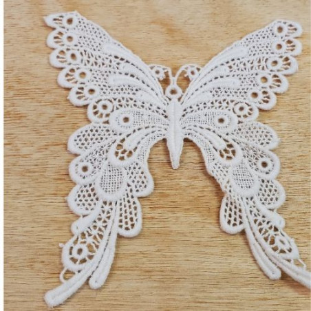 Applique Brodée Papillon en Dentelle – Écrue ou Noire