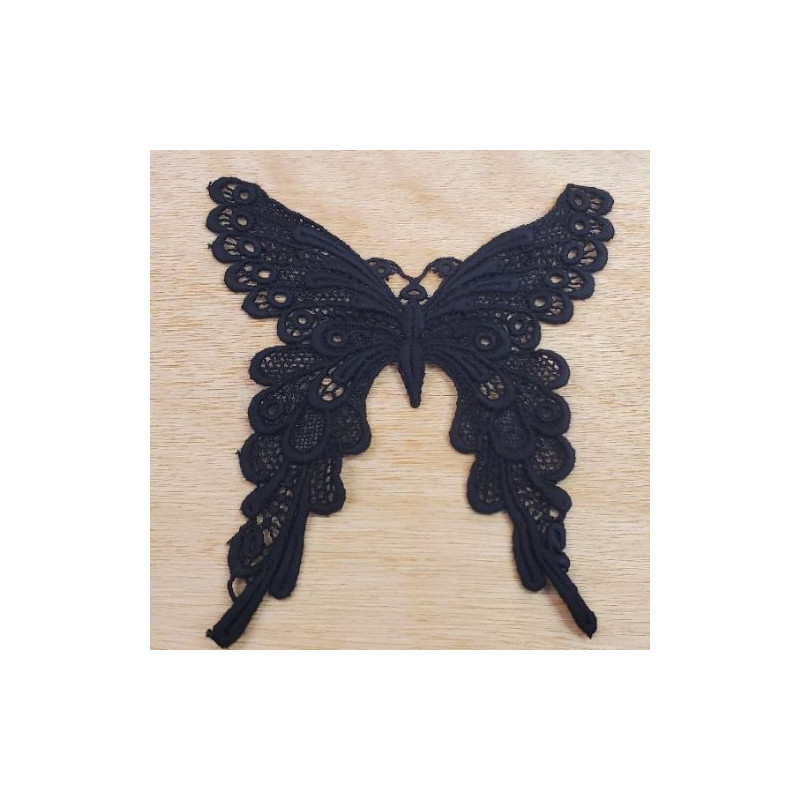 Applique Brodée Papillon en Dentelle – Écrue ou Noire