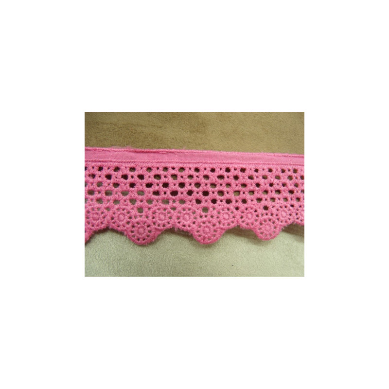 broderie anglaise coton  4 cm