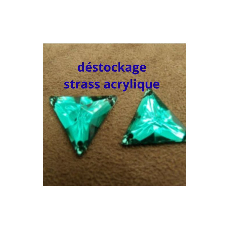 Déstockage Lot de Strass Triangle Vert 18 mm – 10 ou 30 pièces