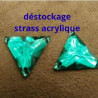 Déstockage Lot de Strass Triangle Vert 18 mm – 10 ou 30 pièces