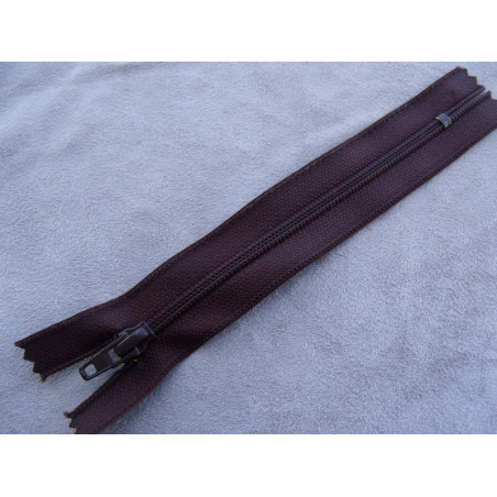 FERMETURE A GLISSIÈRE –12cm MARRON BRUN -NON SÉPARABLE FERMETURE A GLISSIÈRE –12cm MARRON BRUN -NON SÉPARABLE