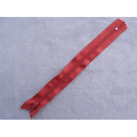 FERMETURE A GLISSIÈRE –20cm BRIQUE -NON SÉPARABLE FERMETURE A GLISSIÈRE –20cm BRIQUE -NON SÉPARABLE