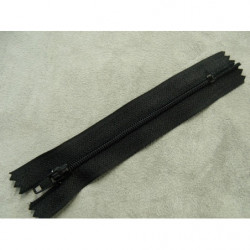FERMETURE A GLISSIÈRE 10cm-NOIR SUR BOUT NOIR -NON SÉPARABLE