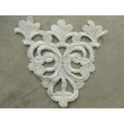 LONGUEUR 12 cm sur  LARGEUR 12 cm 
