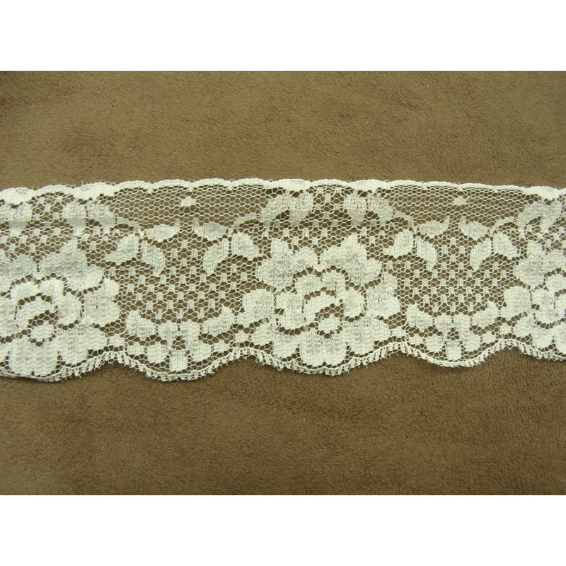 DENTELLE DE CALAIS- 5.5cm-blanc cassée - brodée sur tulle