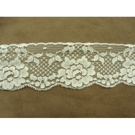 DENTELLE DE CALAIS- 5.5cm-blanc cassée - brodée sur tulle DENTELLE DE CALAIS- 5.5cm-blanc cassée - brodée sur tulle