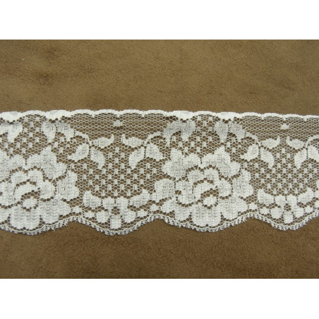 DENTELLE DE CALAIS- 5.5cm-BLANCHE-brodée sur tulle DENTELLE DE CALAIS- 5.5cm-BLANCHE-brodée sur tulle