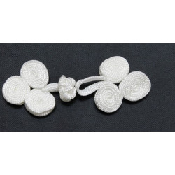 Bouton brandebourg blanc