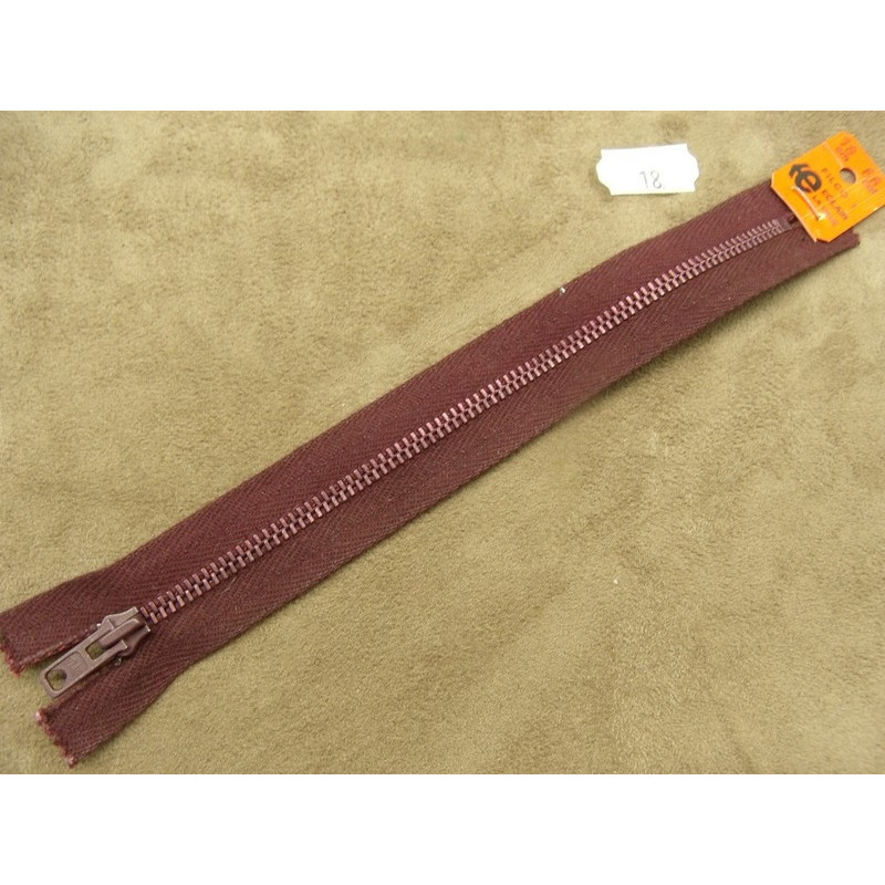 FERMETURE METALIQUE- 18 cm- BORDEAUX