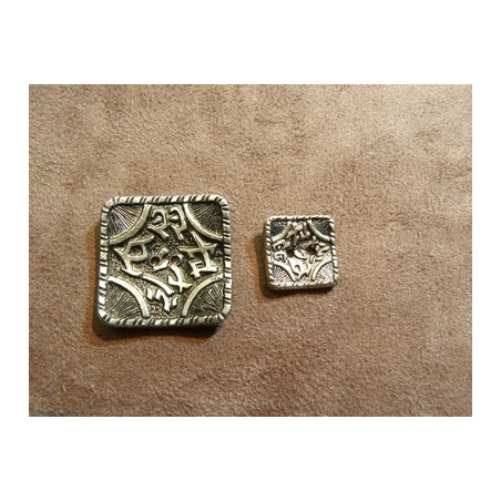 BOUTON CARRE A TROU-ARGENT BOUTON CARRE A TROU-ARGENT