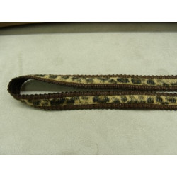 5 cm- SUR FOND MARRON