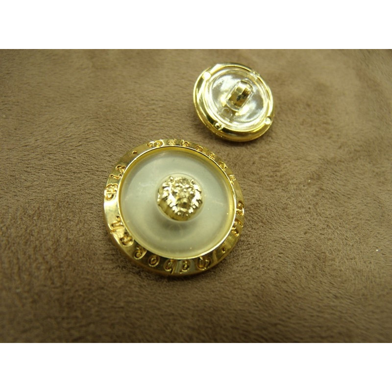 BOUTON doré sur fond transparent 