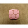 BOUTON CARRE ACRYLIQUE- ROSE