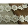   perle centrale blanche