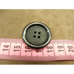 bouton acrylique noir  a 4 trous
