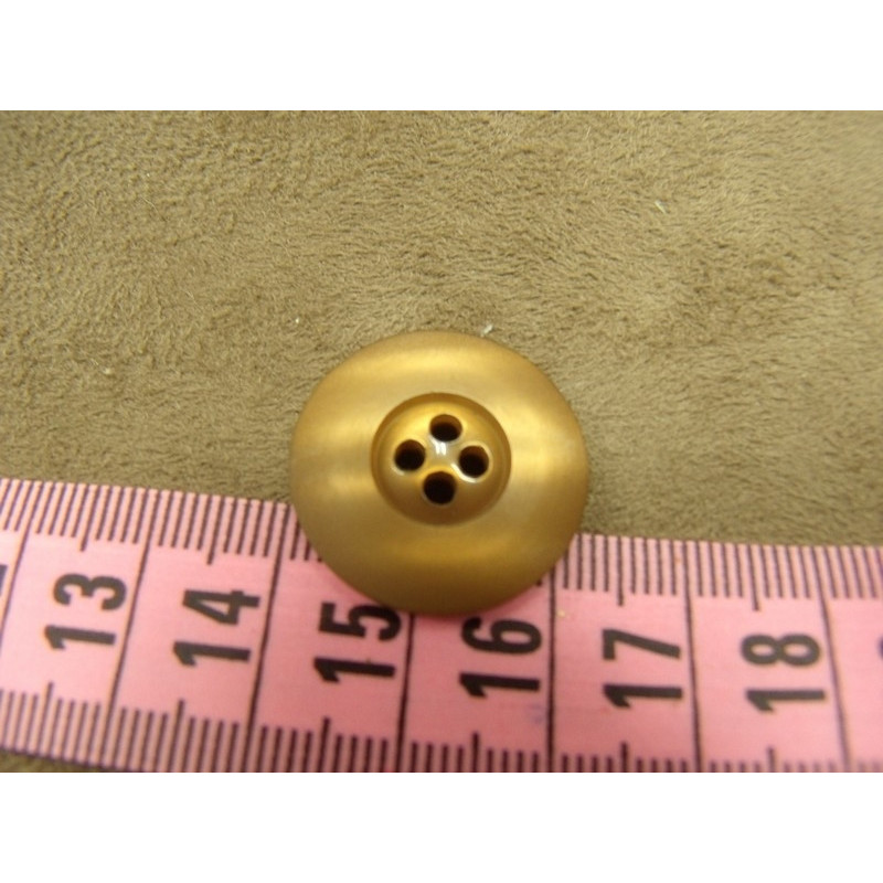 bouton acrylique beige  à 4 trous
