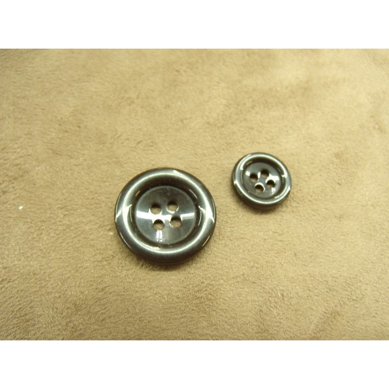 bouton acrylique gris  à 4 trous 