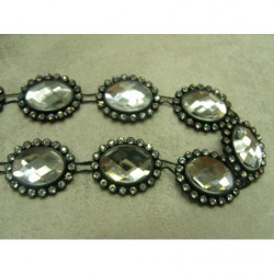 ruban strass ovale argenté sur fond noir