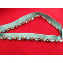 ruban perlé avec satin bleu  