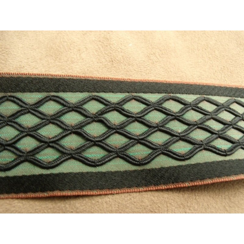 ruban fantaisie surbrodé vert 4 cm