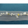 ruban blanc cassé avec perle et sequin sur maille