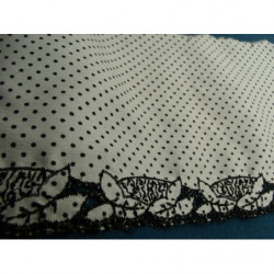 broderie noire et blanche
