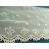 broderie beige clair sur voile de coton