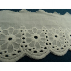  7 cm/ hauteur de broderie 4.5 cm