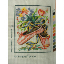 canevas motif ROMANCE BALLERINE ROSE AVEC FLEURS 20x 25 cm